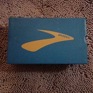 BROOKS Levitate GTS 5 woman size 9